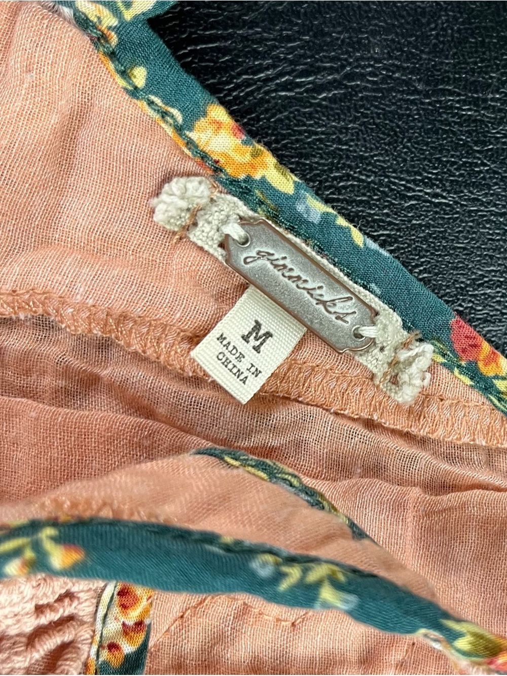 Gimmicks by BKE flowy tank blouse size medium - Picture 6 of 8